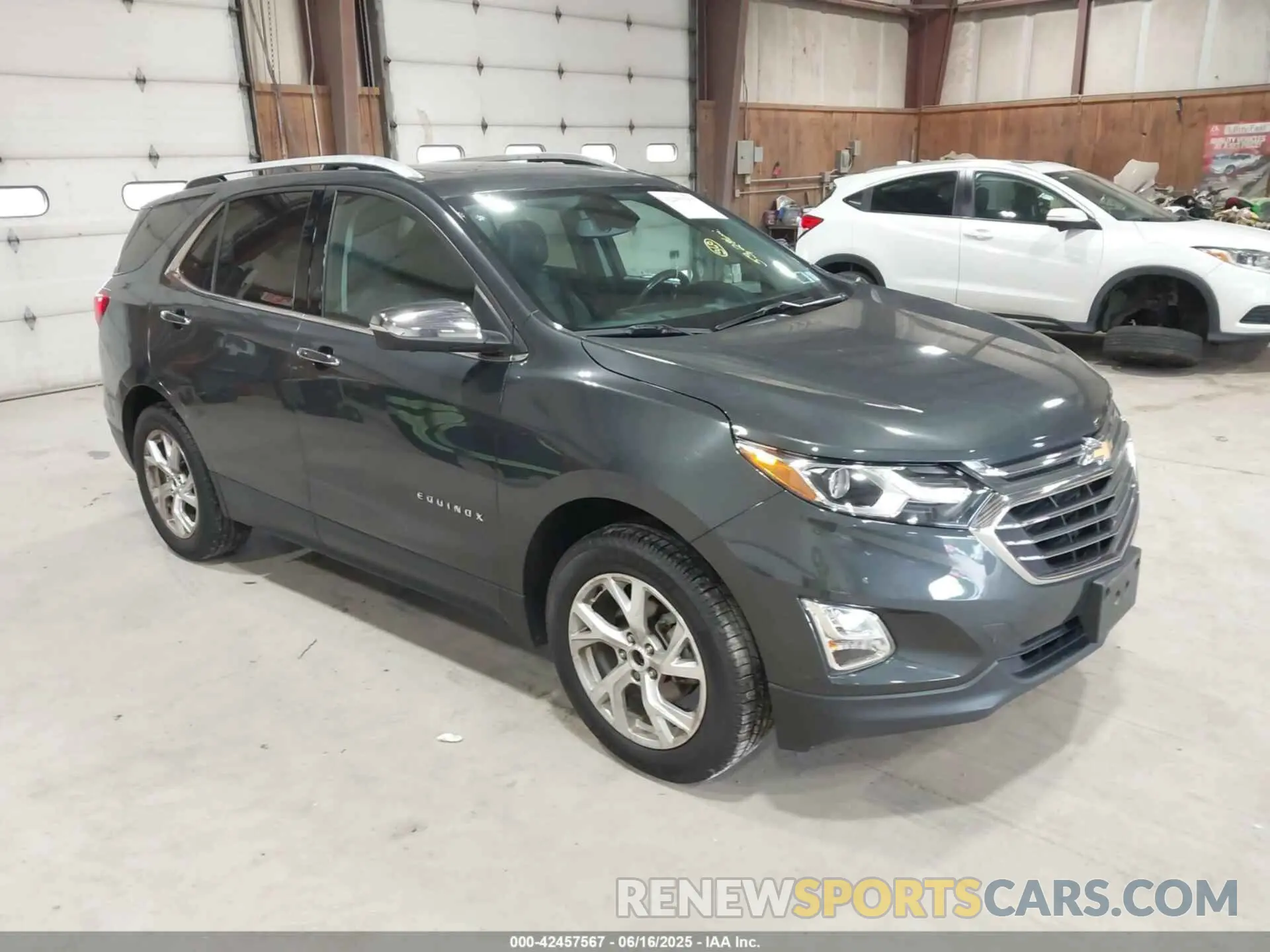 1 Photograph of a damaged car 2GNAXXEV2L6174619 CHEVROLET EQUINOX 2020