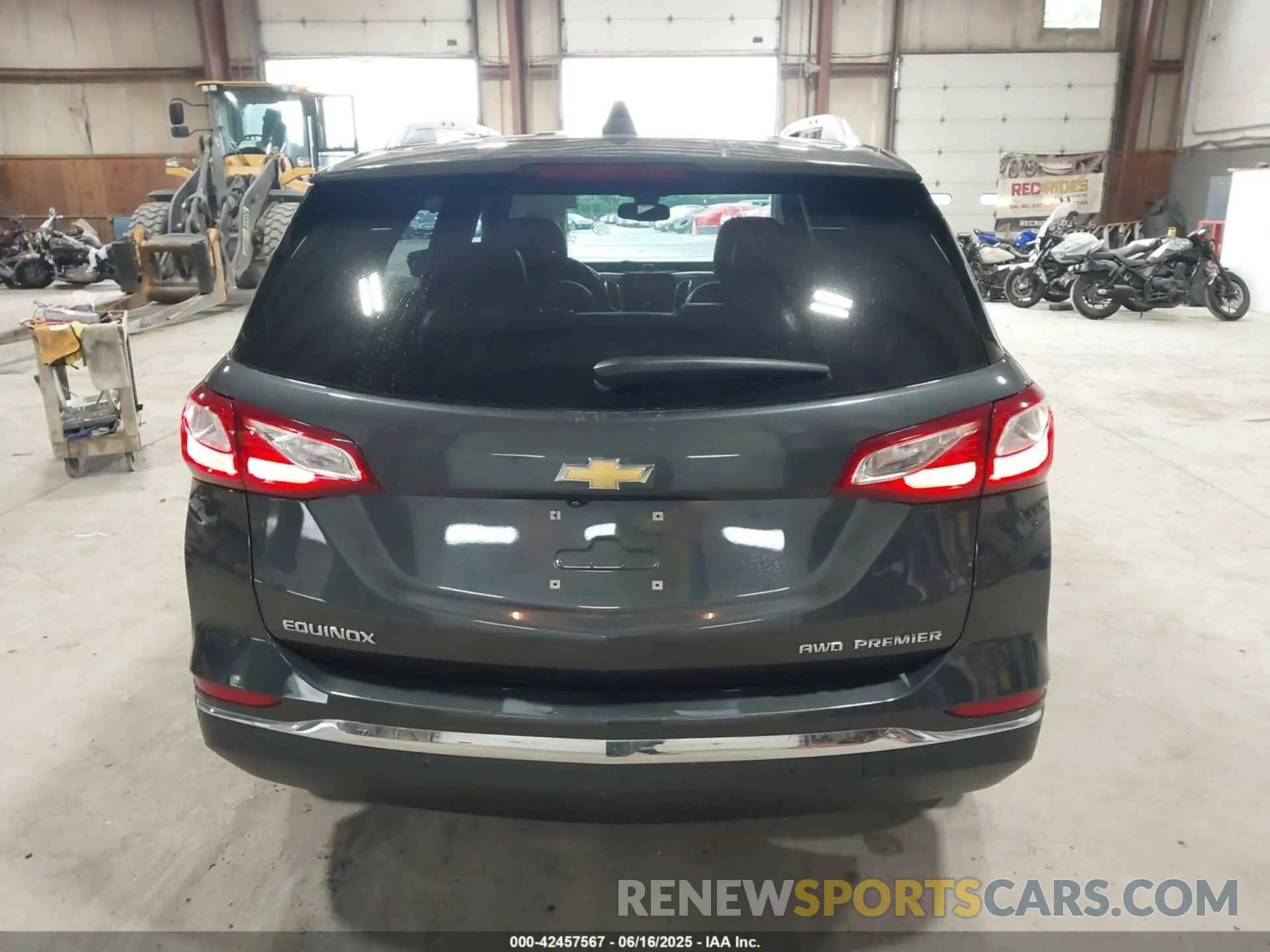 16 Photograph of a damaged car 2GNAXXEV2L6174619 CHEVROLET EQUINOX 2020