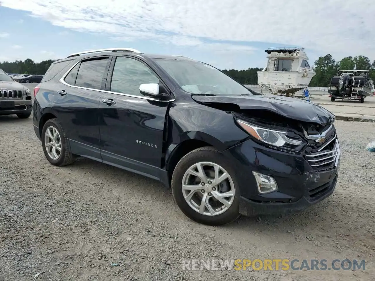 4 Photograph of a damaged car 2GNAXXEV2L6215315 CHEVROLET EQUINOX 2020