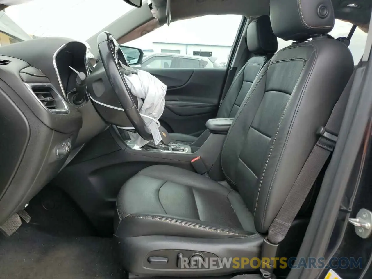 7 Photograph of a damaged car 2GNAXXEV2L6215315 CHEVROLET EQUINOX 2020