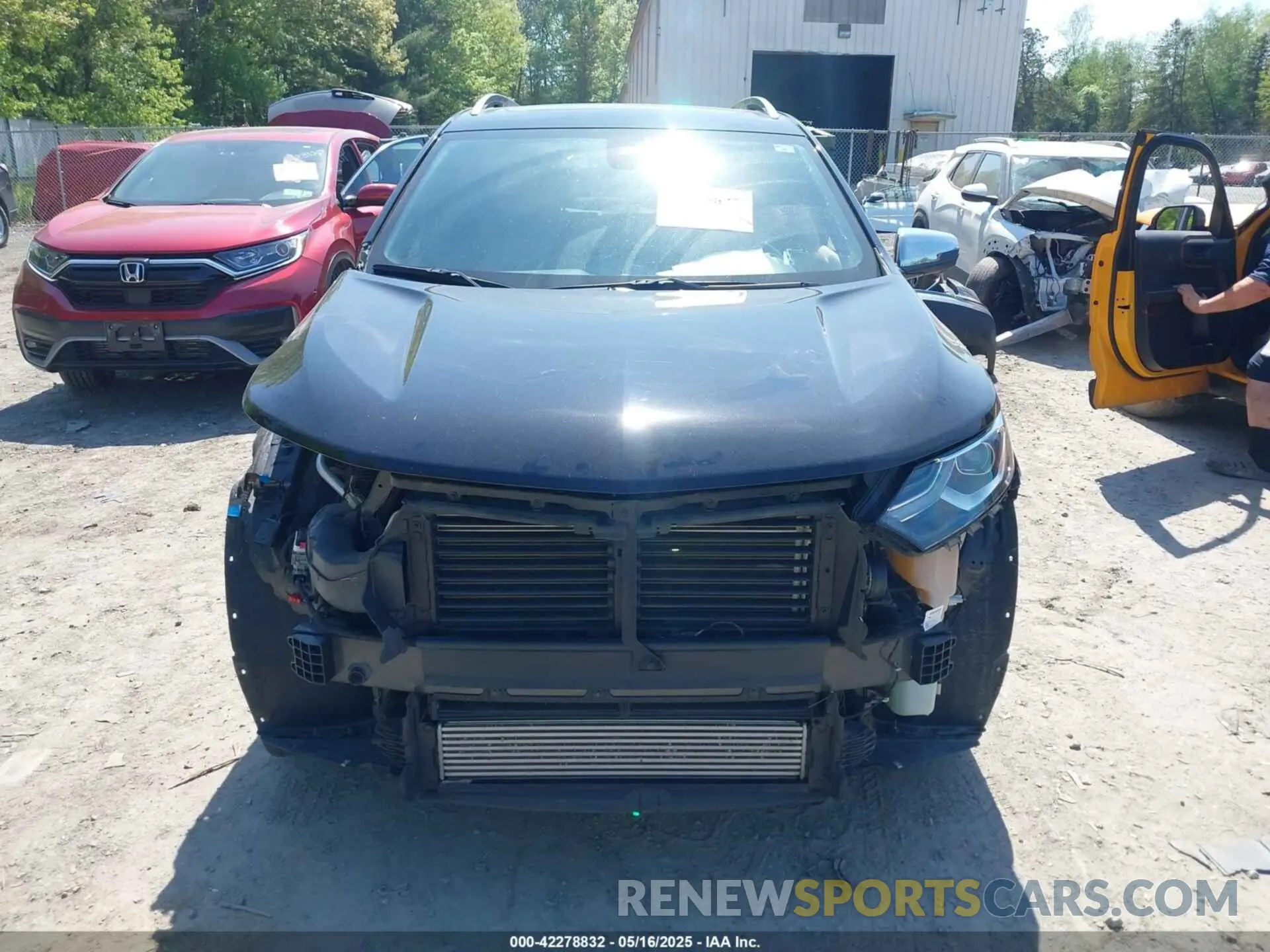 13 Photograph of a damaged car 2GNAXXEV4L6237347 CHEVROLET EQUINOX 2020