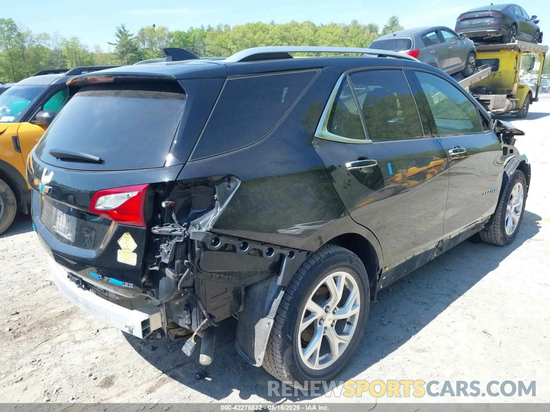 4 Photograph of a damaged car 2GNAXXEV4L6237347 CHEVROLET EQUINOX 2020