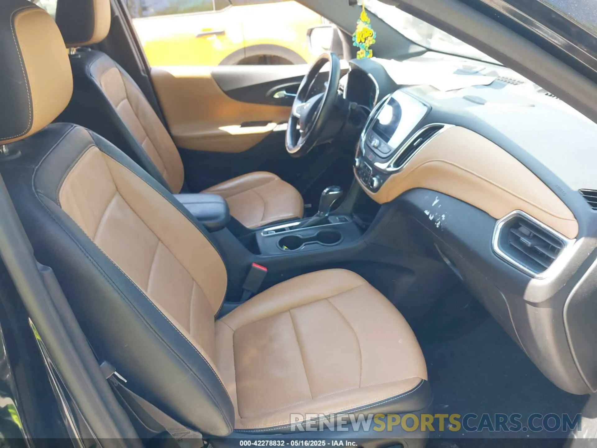 5 Photograph of a damaged car 2GNAXXEV4L6237347 CHEVROLET EQUINOX 2020