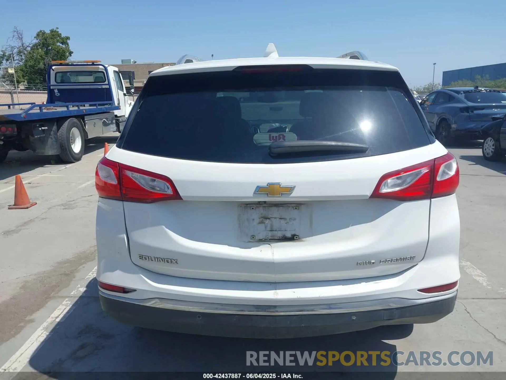 16 Photograph of a damaged car 2GNAXXEV5L6200498 CHEVROLET EQUINOX 2020