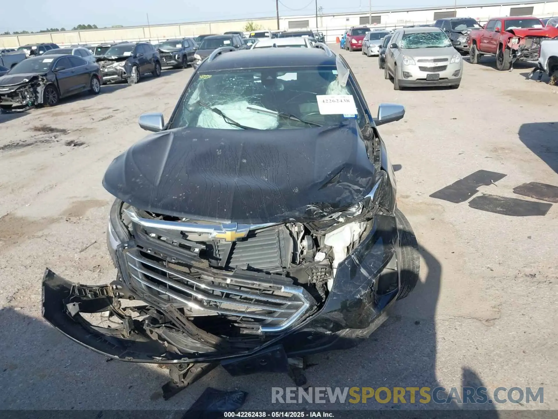 11 Photograph of a damaged car 2GNAXXEV5L6245196 CHEVROLET EQUINOX 2020