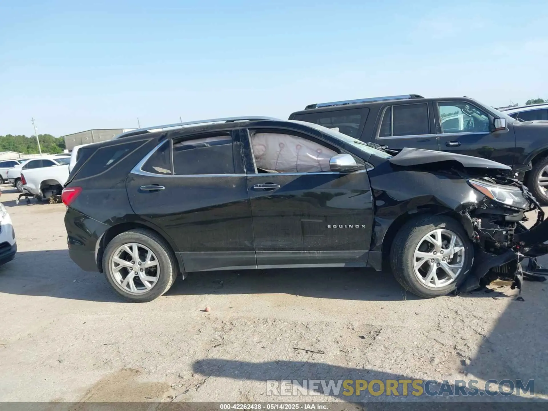 12 Photograph of a damaged car 2GNAXXEV5L6245196 CHEVROLET EQUINOX 2020