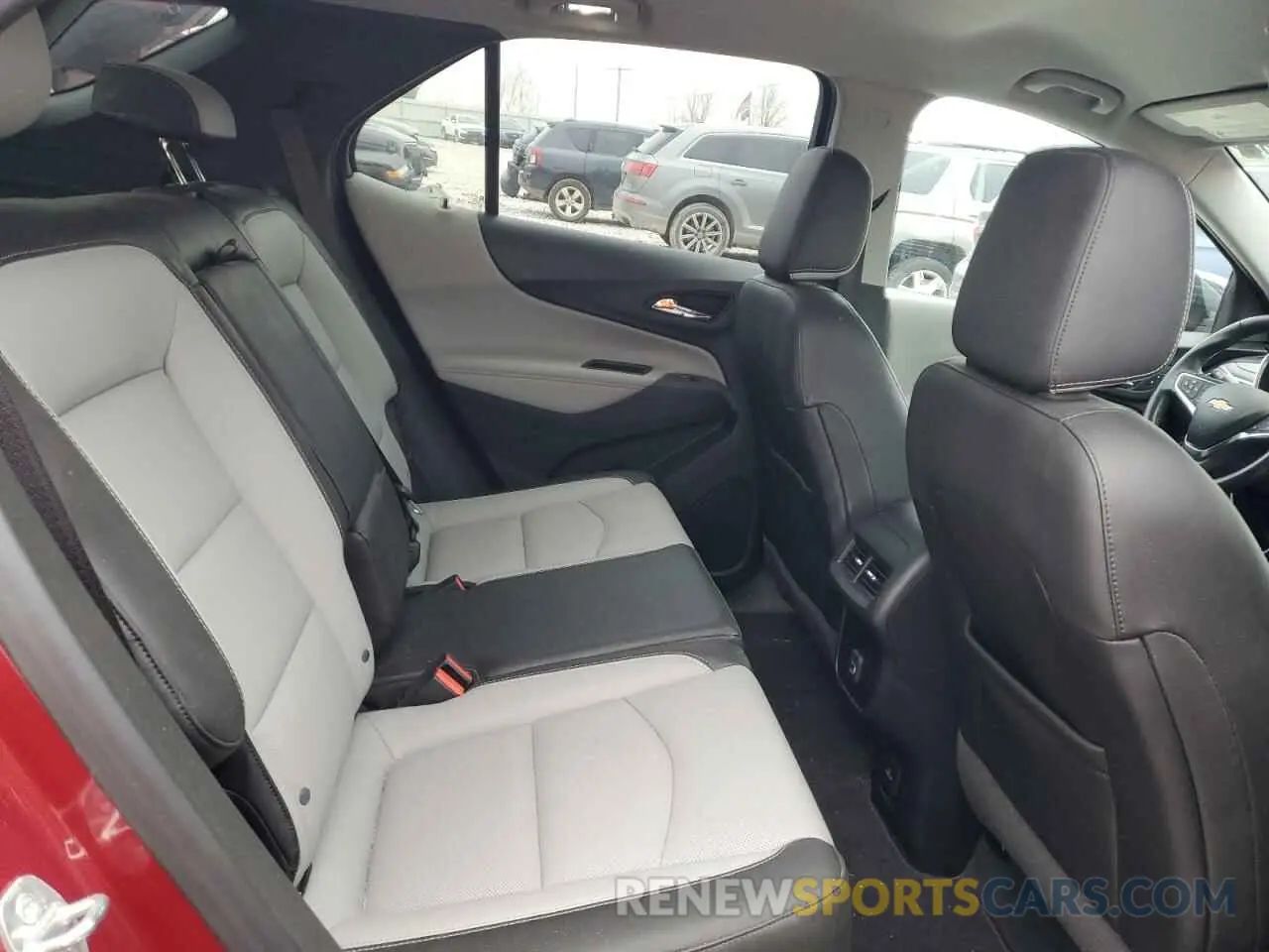 11 Photograph of a damaged car 2GNAXXEV6L6125956 CHEVROLET EQUINOX 2020