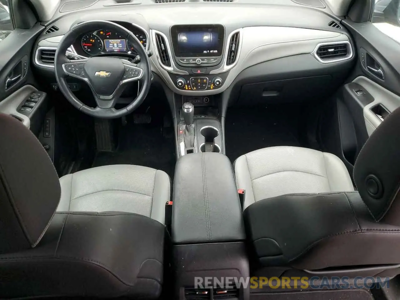 8 Photograph of a damaged car 2GNAXXEV6L6125956 CHEVROLET EQUINOX 2020