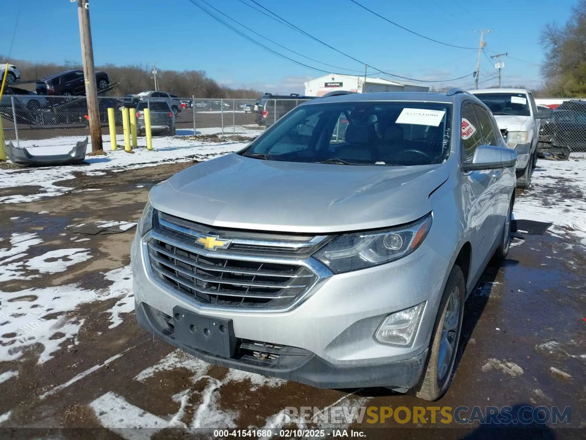 2 Photograph of a damaged car 2GNAXXEV7L6162109 CHEVROLET EQUINOX 2020