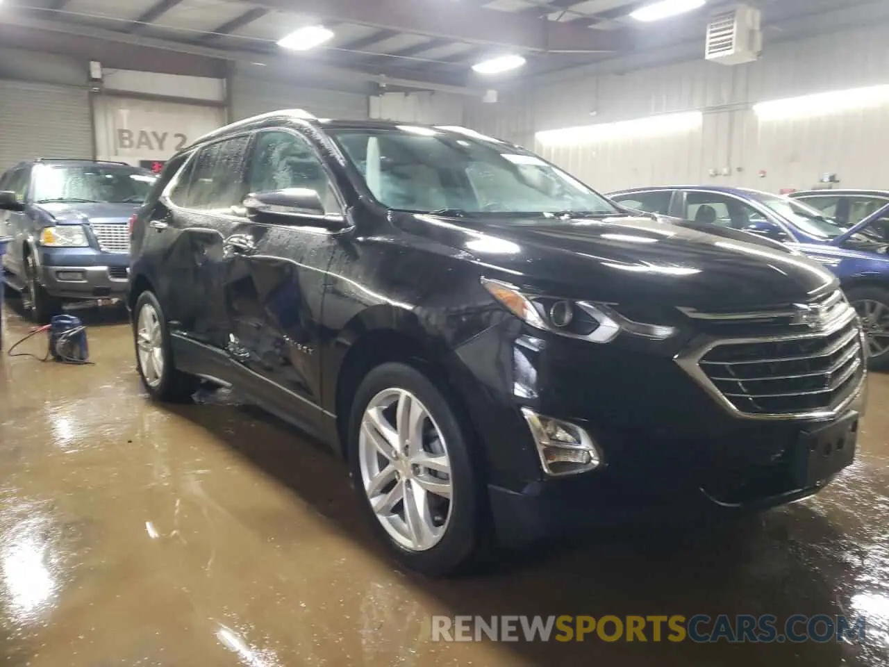 4 Photograph of a damaged car 2GNAXXEV8L6111962 CHEVROLET EQUINOX 2020