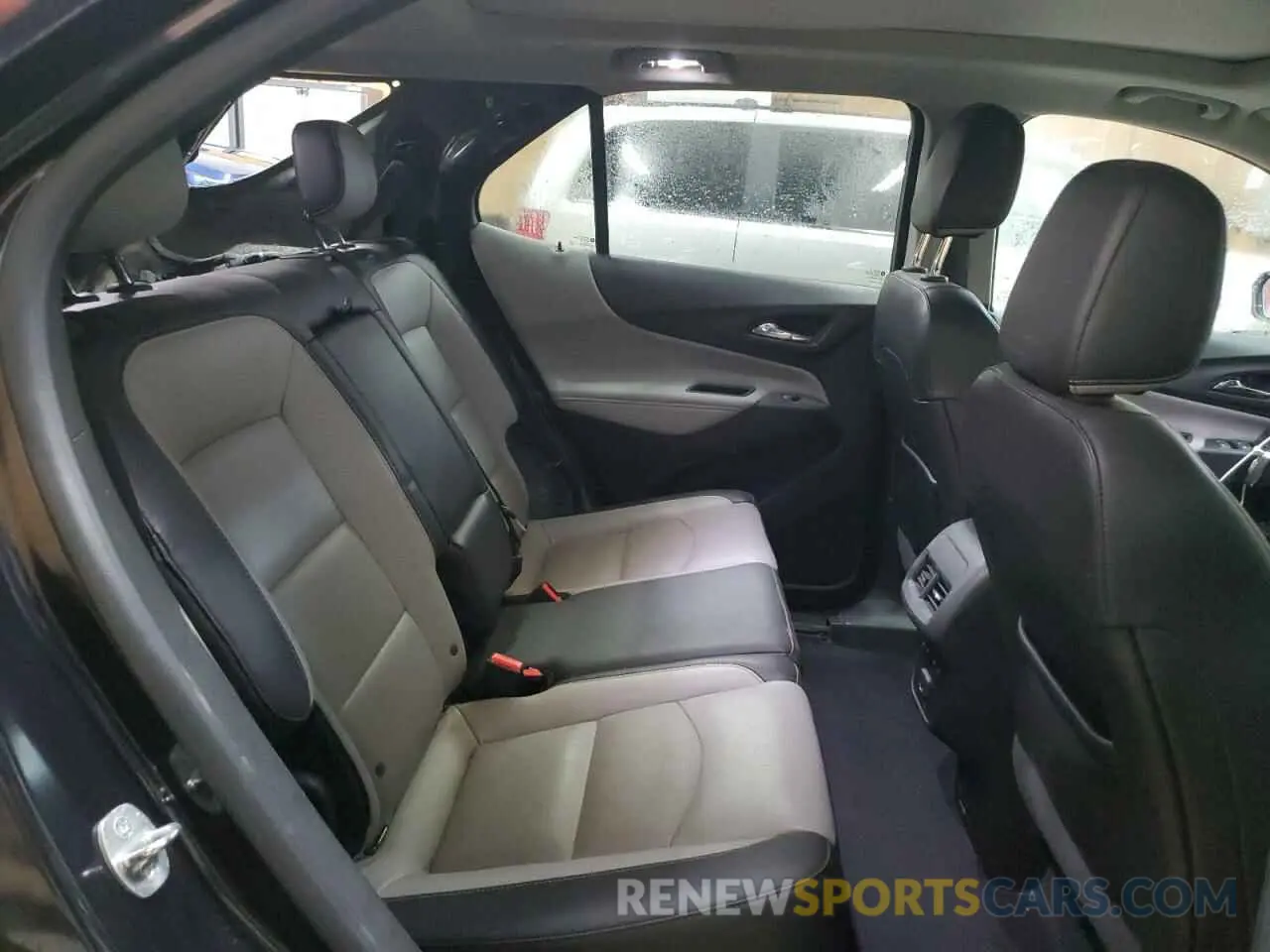 11 Photograph of a damaged car 2GNAXXEV9L6118712 CHEVROLET EQUINOX 2020