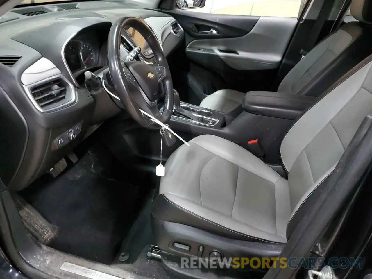 7 Photograph of a damaged car 2GNAXXEV9L6118712 CHEVROLET EQUINOX 2020