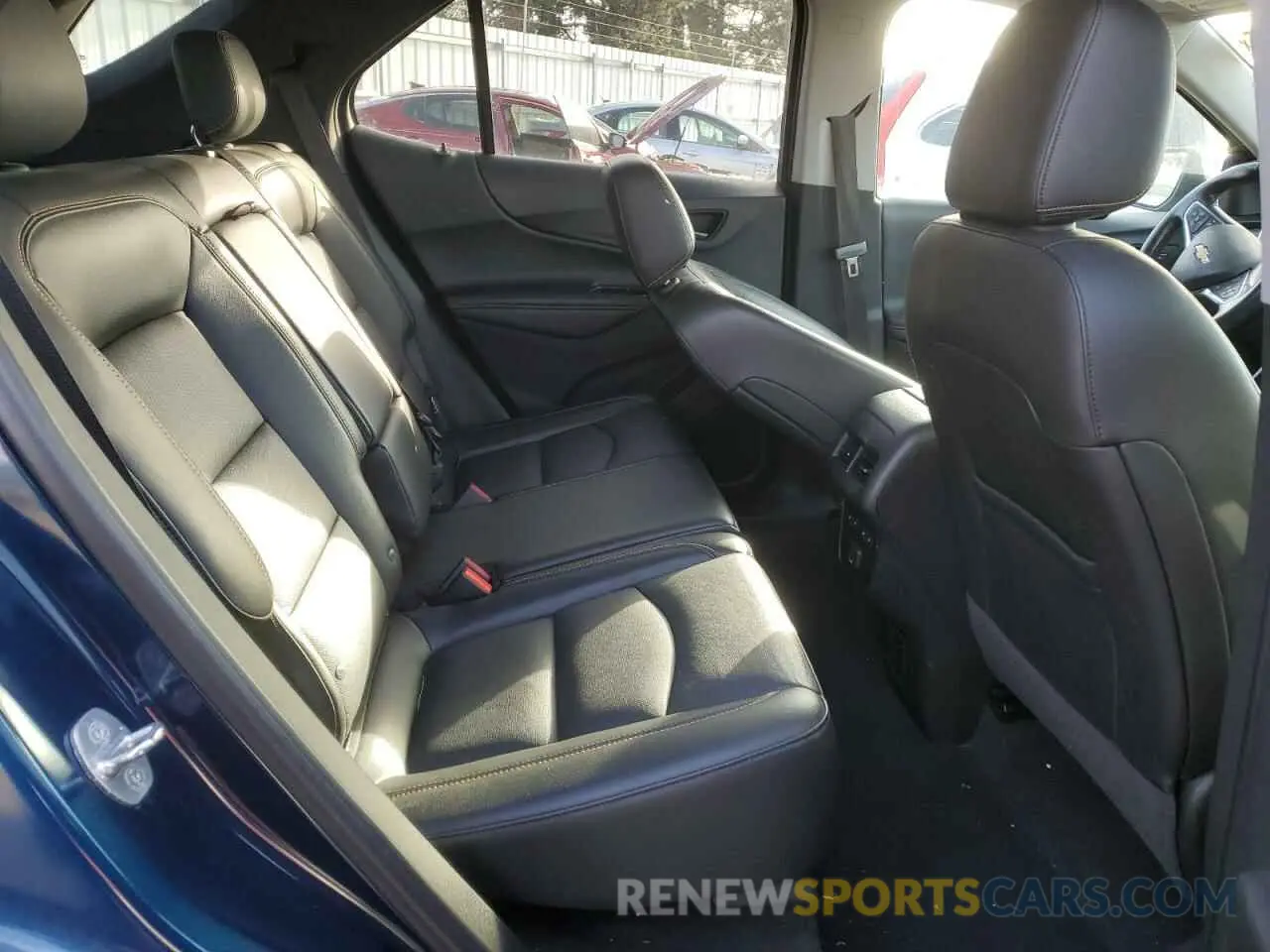 11 Photograph of a damaged car 2GNAXXEV9L6174858 CHEVROLET EQUINOX 2020