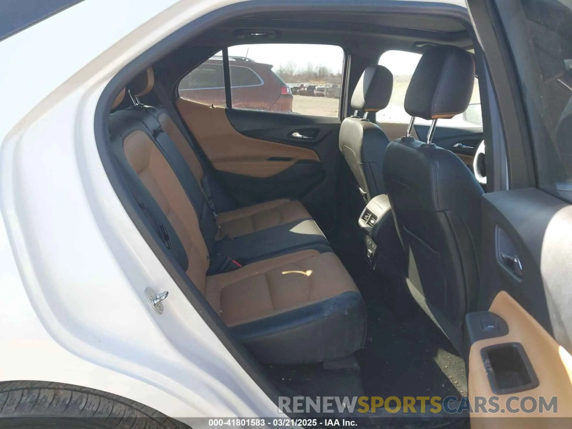 8 Photograph of a damaged car 2GNAXXEV9L6192518 CHEVROLET EQUINOX 2020