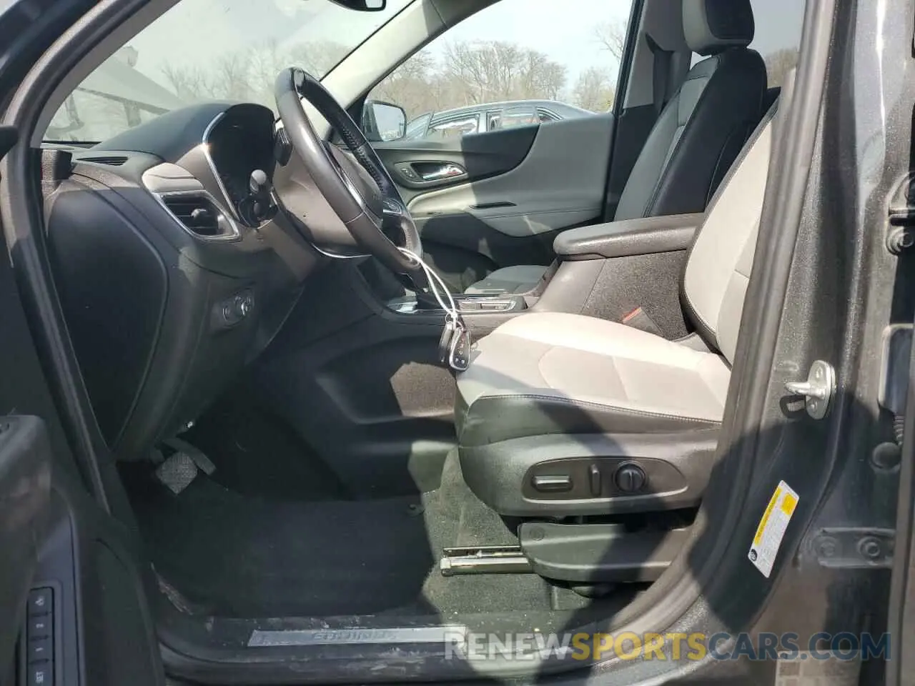 7 Photograph of a damaged car 2GNAXXEVXL6212081 CHEVROLET EQUINOX 2020