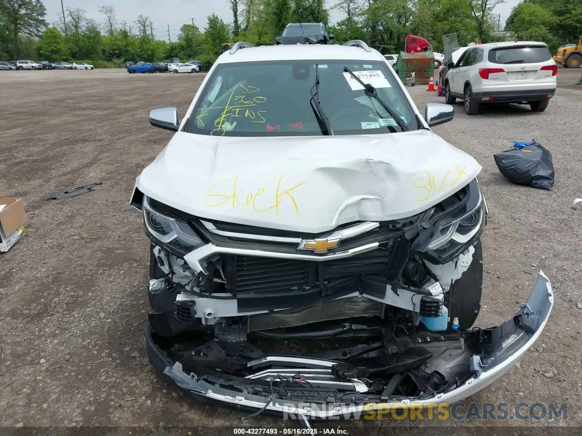 11 Photograph of a damaged car 2GNAXYEX0L6228717 CHEVROLET EQUINOX 2020