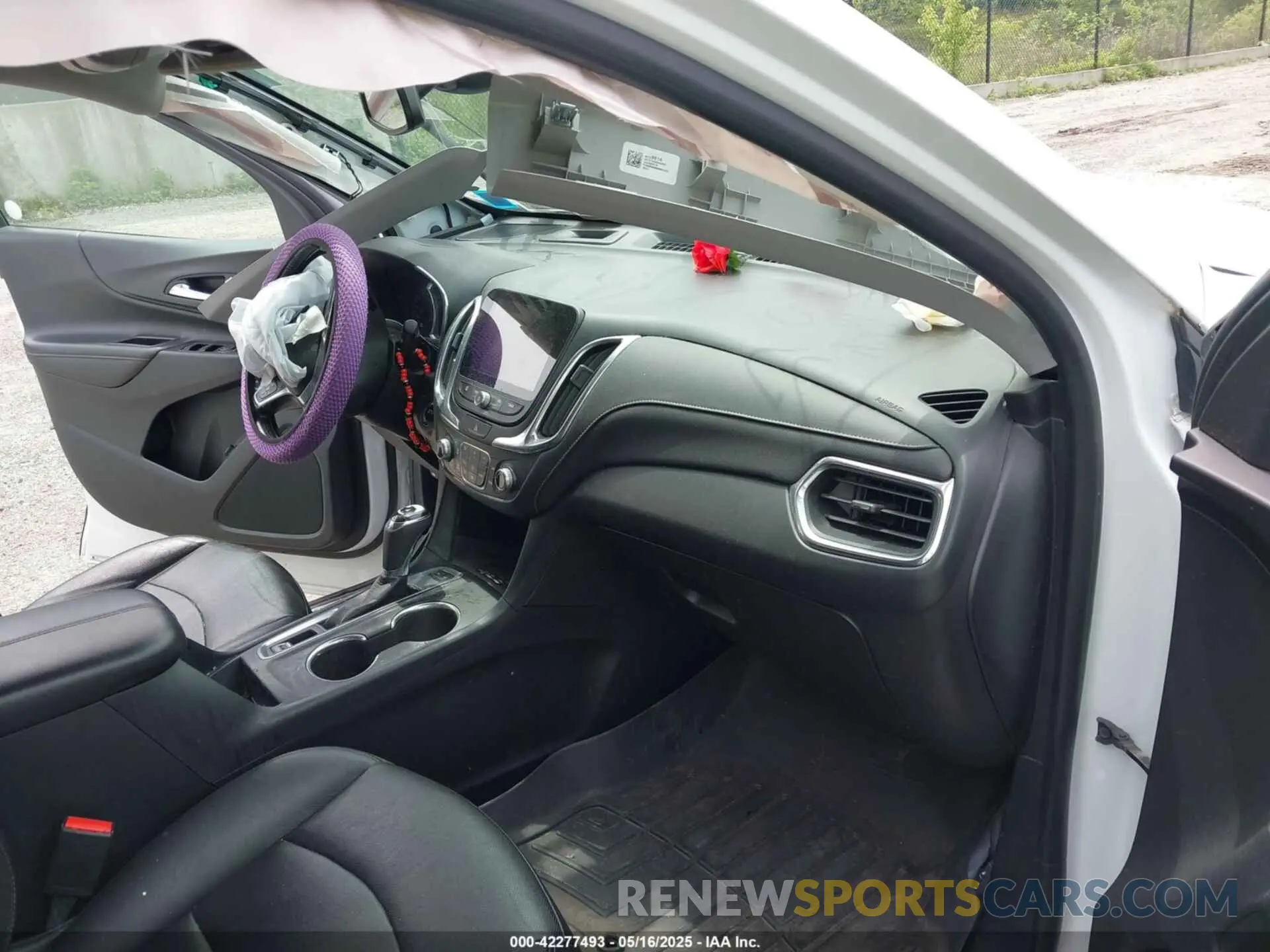 5 Photograph of a damaged car 2GNAXYEX0L6228717 CHEVROLET EQUINOX 2020