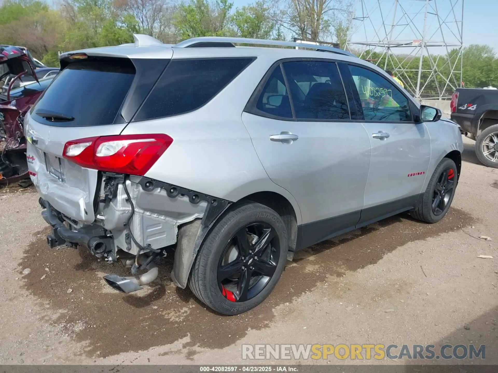 4 Photograph of a damaged car 2GNAXYEX1L6221209 CHEVROLET EQUINOX 2020