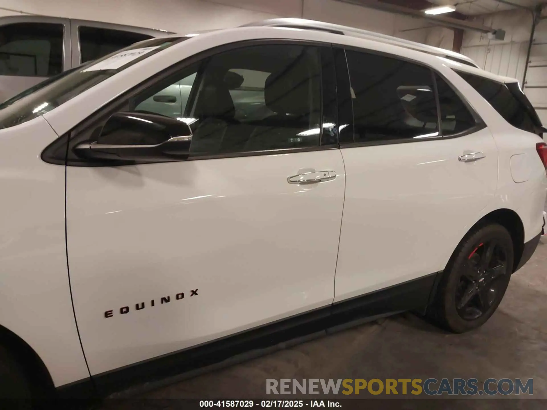 14 Photograph of a damaged car 2GNAXYEX2L6128313 CHEVROLET EQUINOX 2020