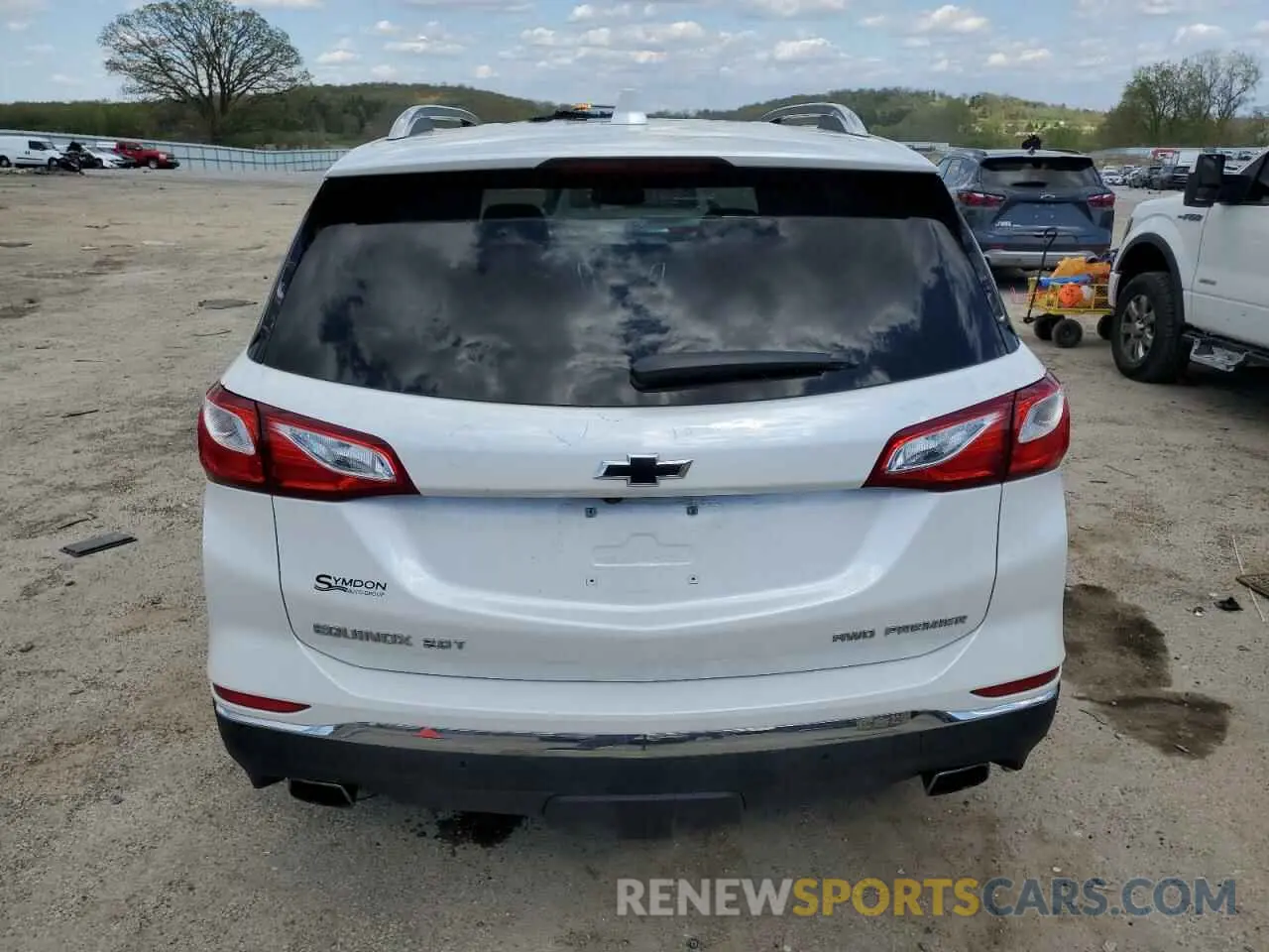6 Photograph of a damaged car 2GNAXYEX3L6278897 CHEVROLET EQUINOX 2020