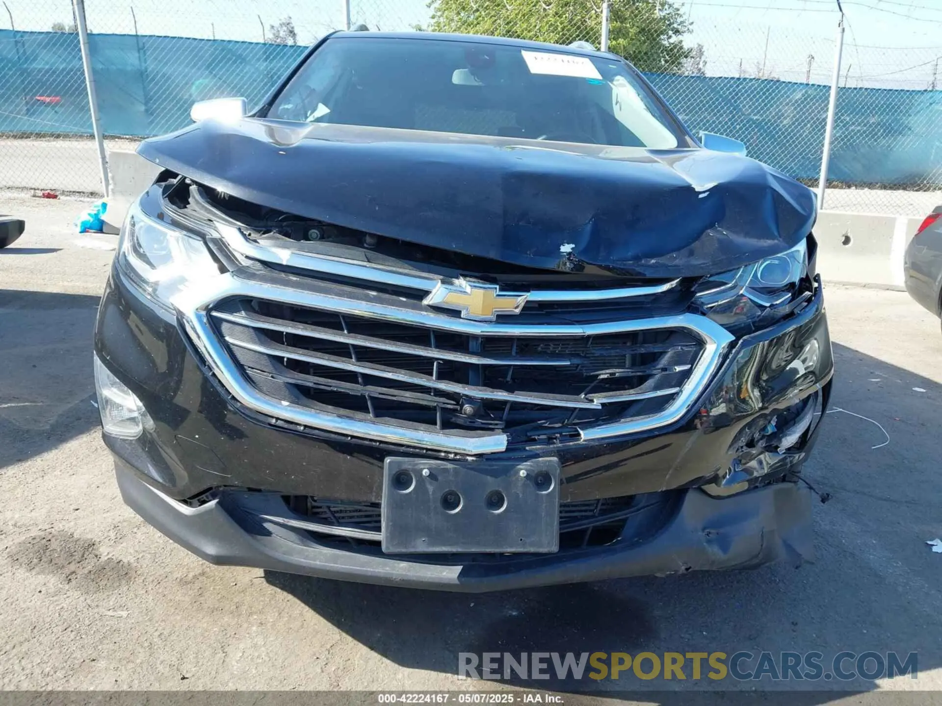6 Photograph of a damaged car 2GNAXYEX4L6156811 CHEVROLET EQUINOX 2020