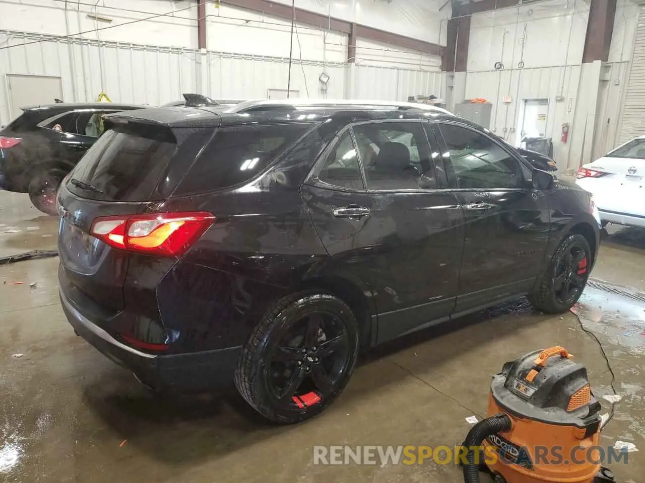 3 Photograph of a damaged car 2GNAXYEX5L6157692 CHEVROLET EQUINOX 2020