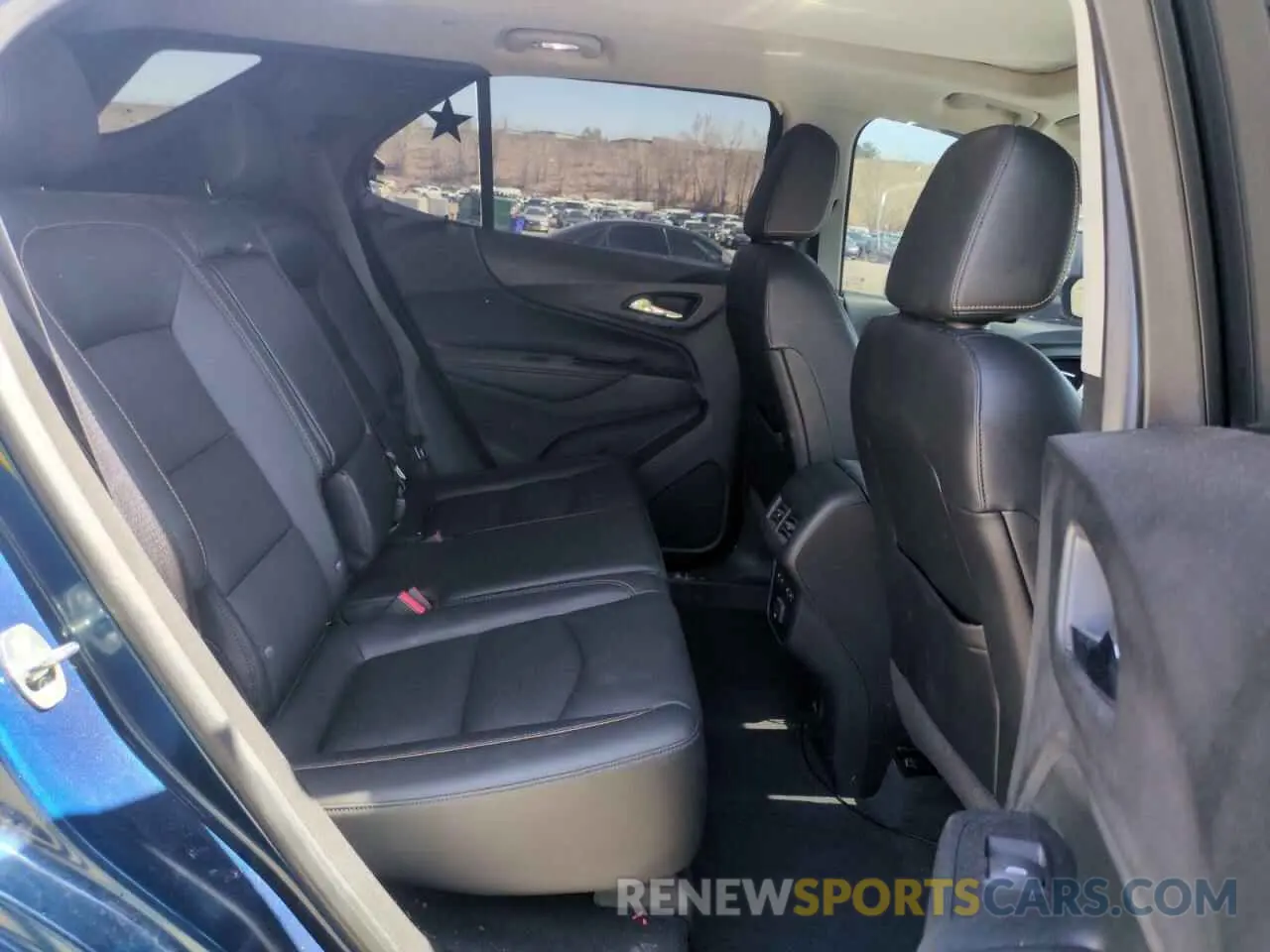 11 Photograph of a damaged car 2GNAXYEX5L6275953 CHEVROLET EQUINOX 2020