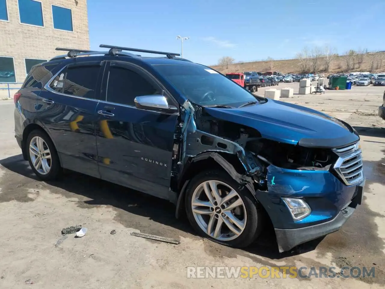 4 Photograph of a damaged car 2GNAXYEX5L6275953 CHEVROLET EQUINOX 2020