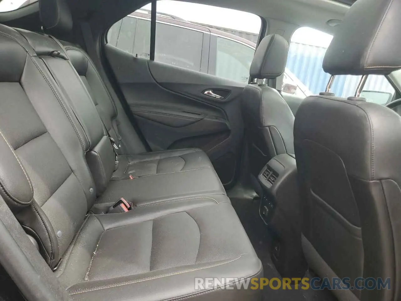 11 Photograph of a damaged car 2GNAXYEX7L6101933 CHEVROLET EQUINOX 2020
