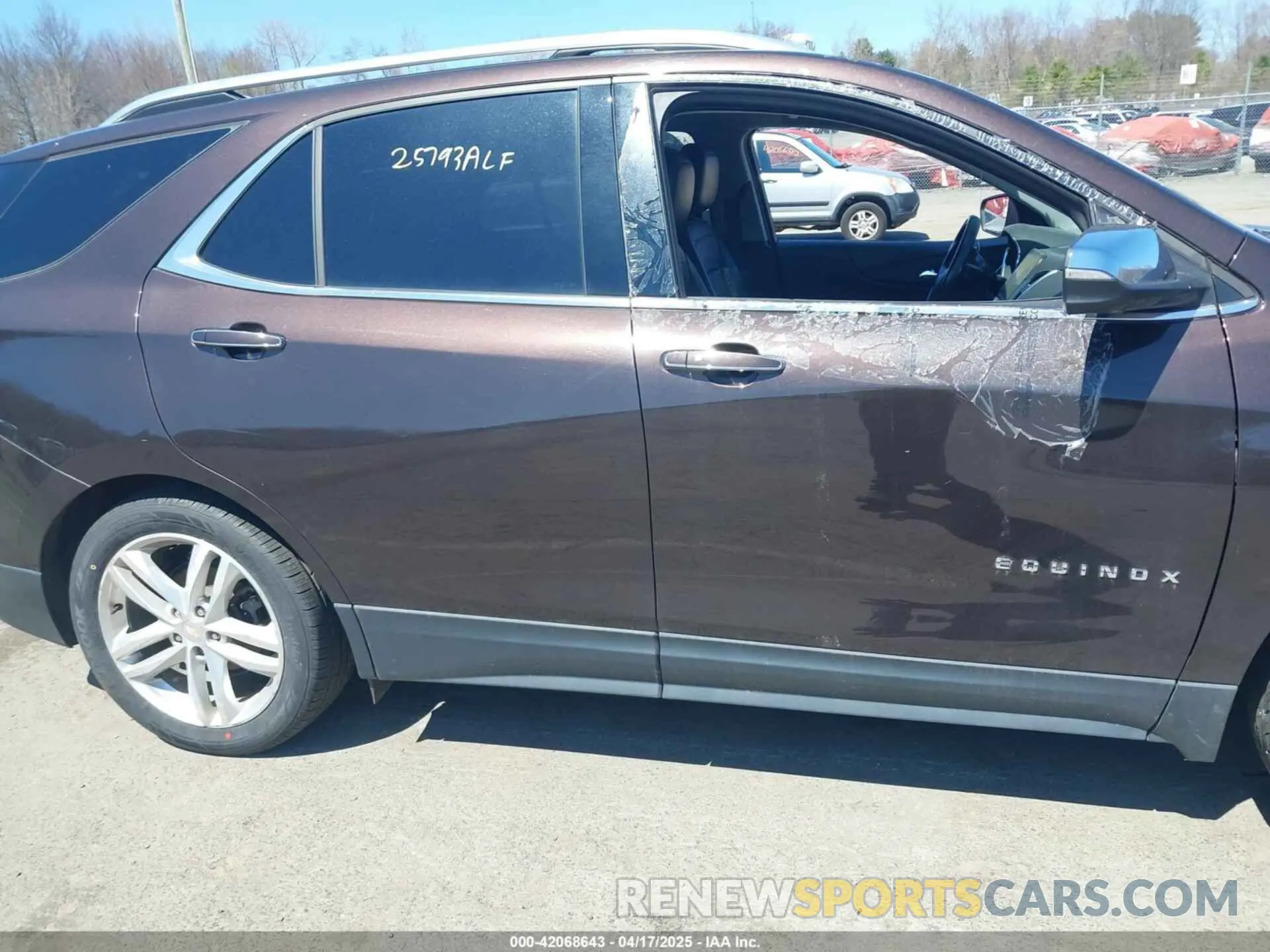14 Photograph of a damaged car 2GNAXYEX8L6249752 CHEVROLET EQUINOX 2020