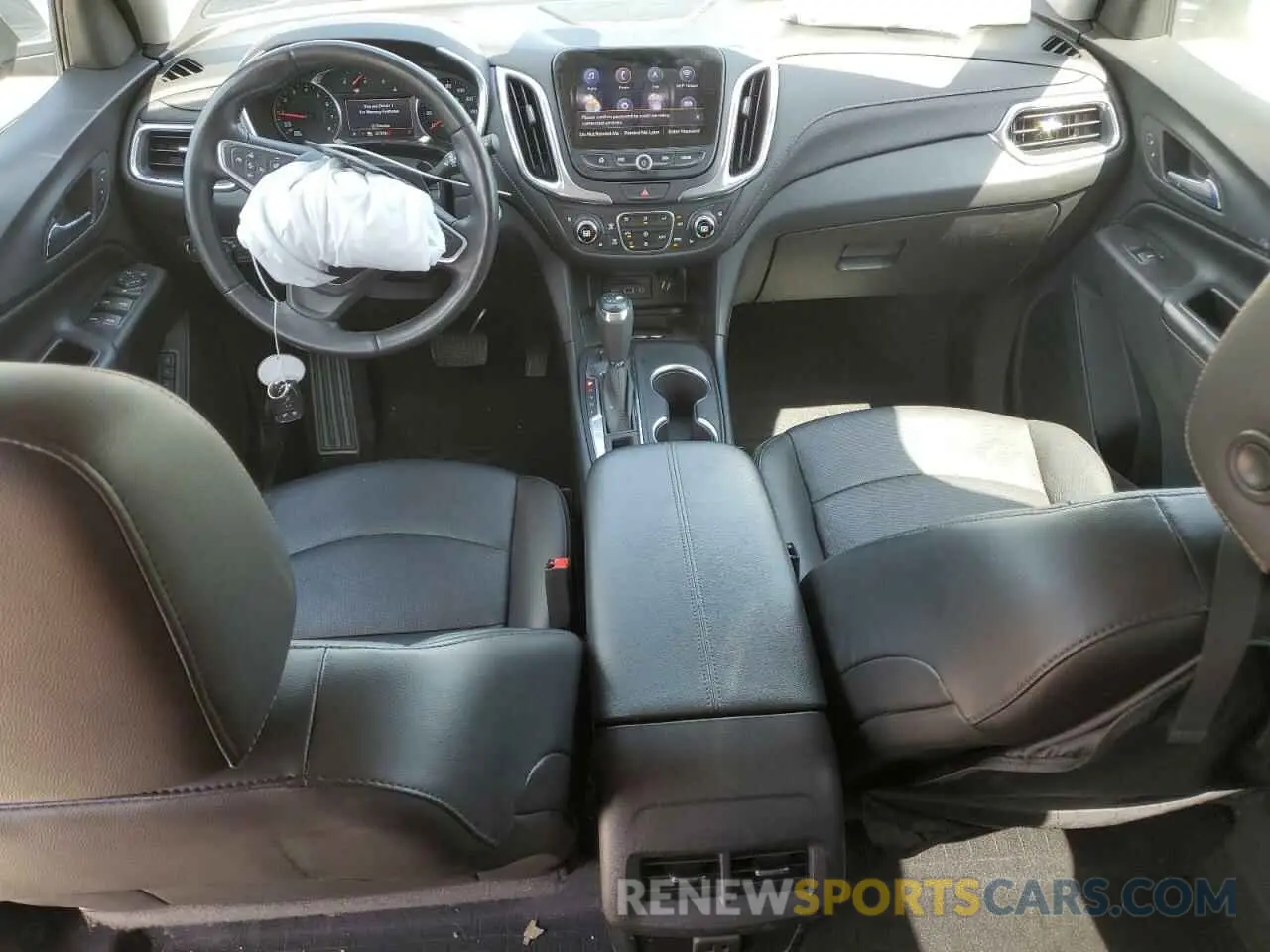 8 Photograph of a damaged car 2GNAXYEXXL6135722 CHEVROLET EQUINOX 2020