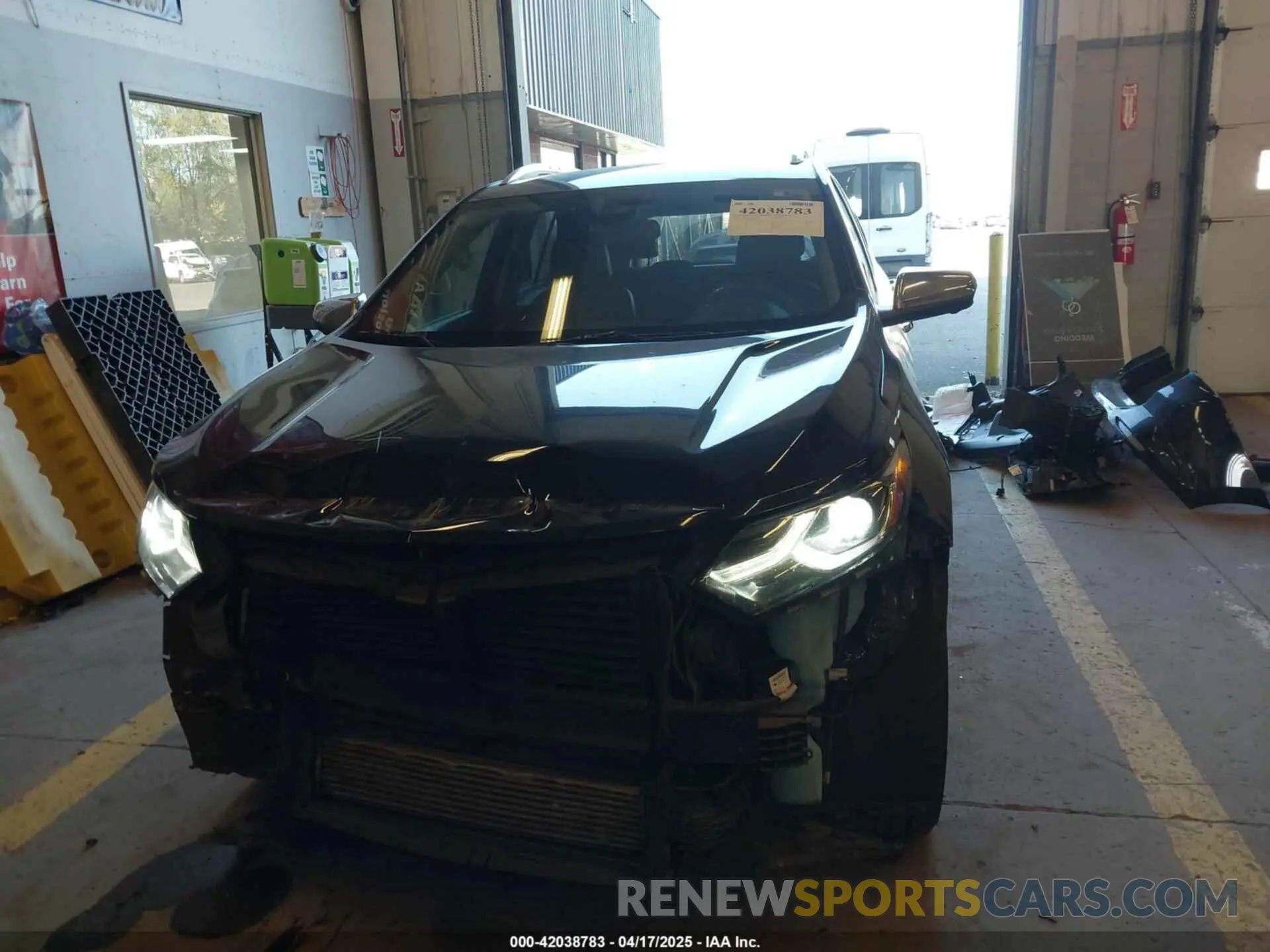 13 Photograph of a damaged car 2GNAXYEXXL6186797 CHEVROLET EQUINOX 2020