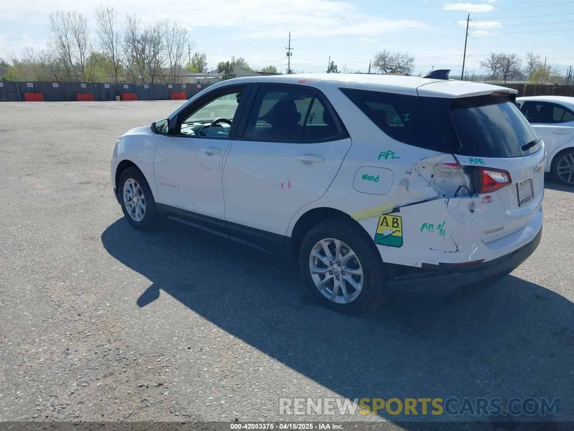 3 Photograph of a damaged car 3GNAX5EV8LS729773 CHEVROLET EQUINOX 2020