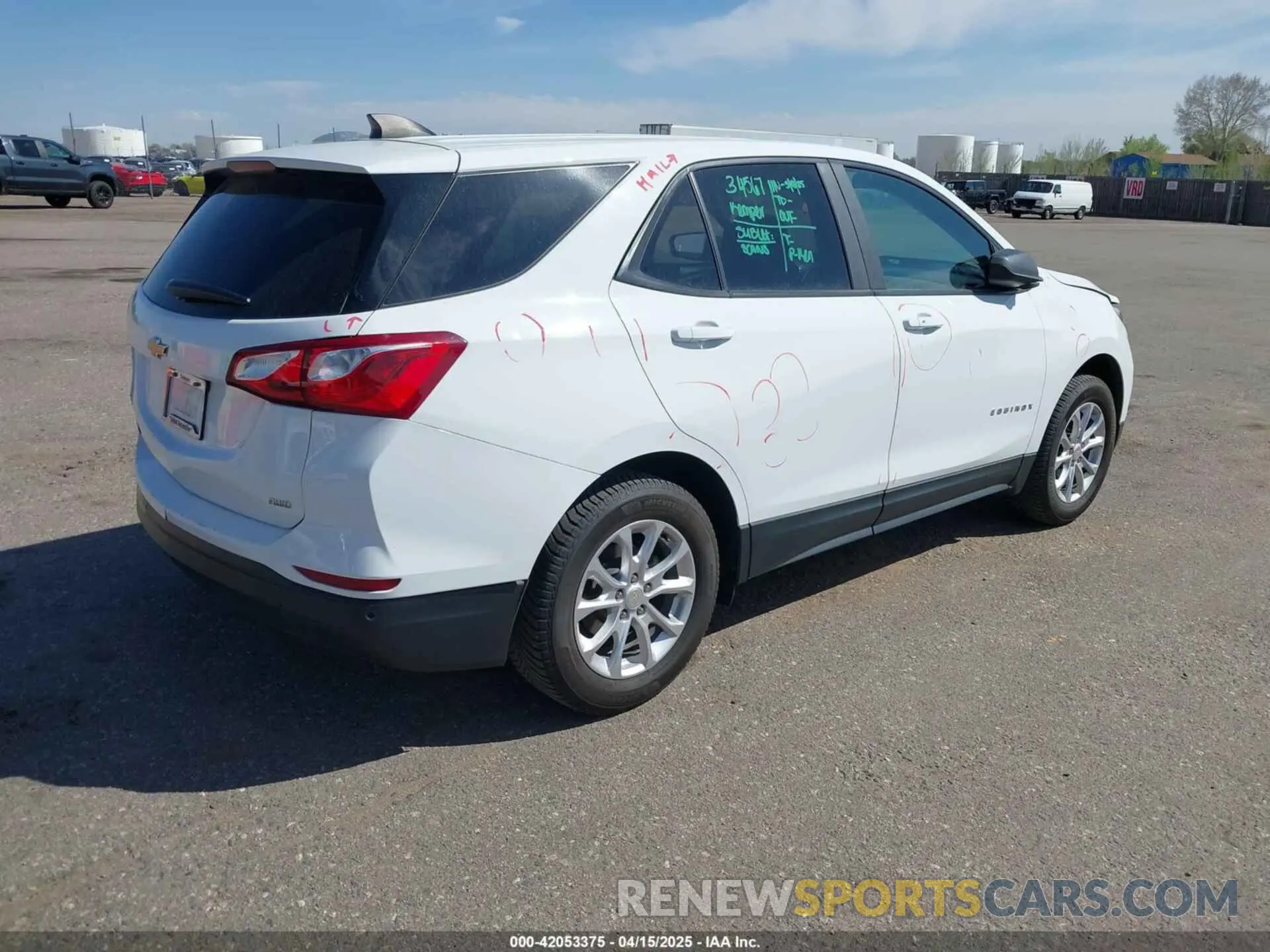 4 Photograph of a damaged car 3GNAX5EV8LS729773 CHEVROLET EQUINOX 2020