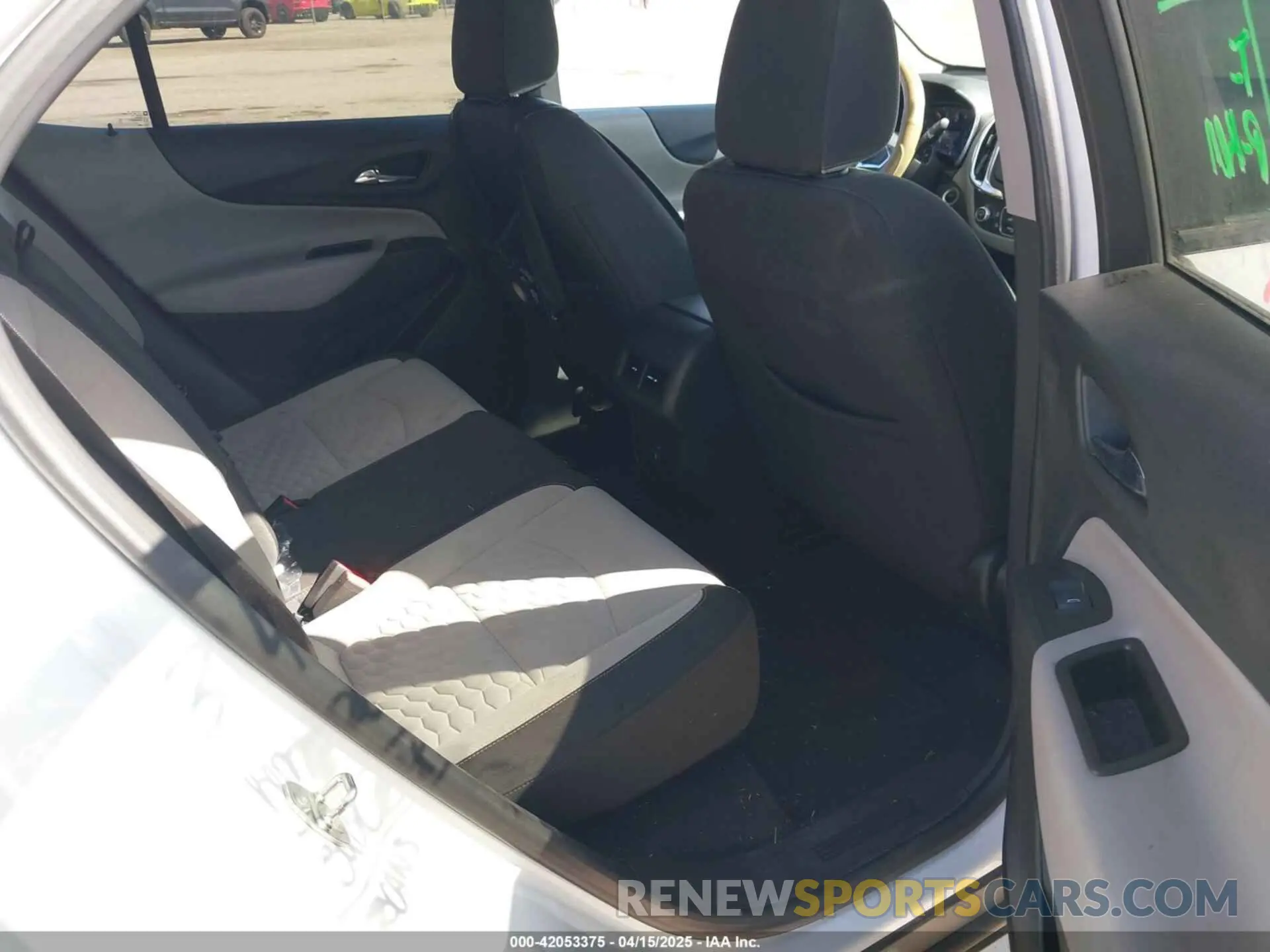 8 Photograph of a damaged car 3GNAX5EV8LS729773 CHEVROLET EQUINOX 2020