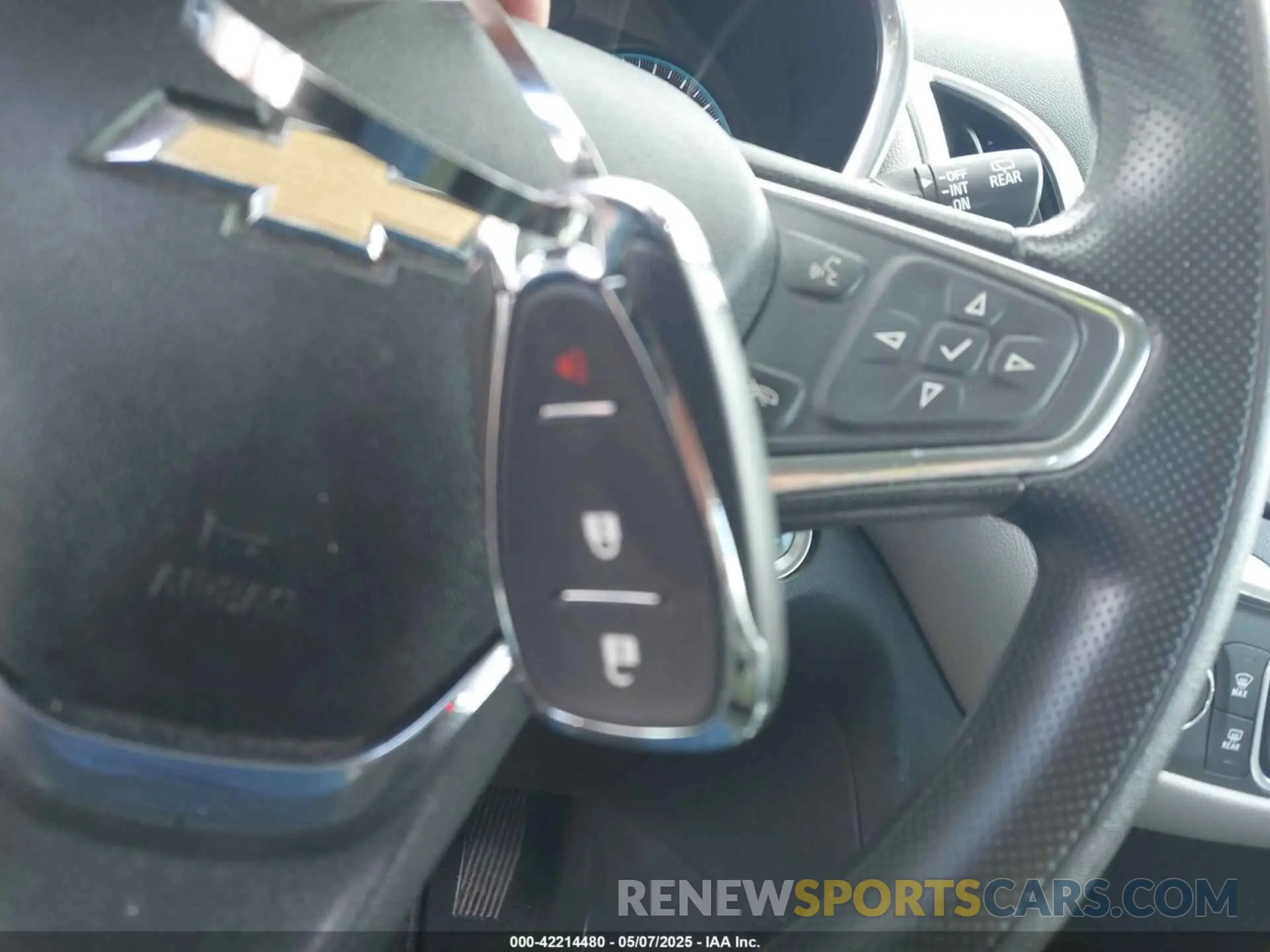 11 Photograph of a damaged car 3GNAXFEV0LS654136 CHEVROLET EQUINOX 2020