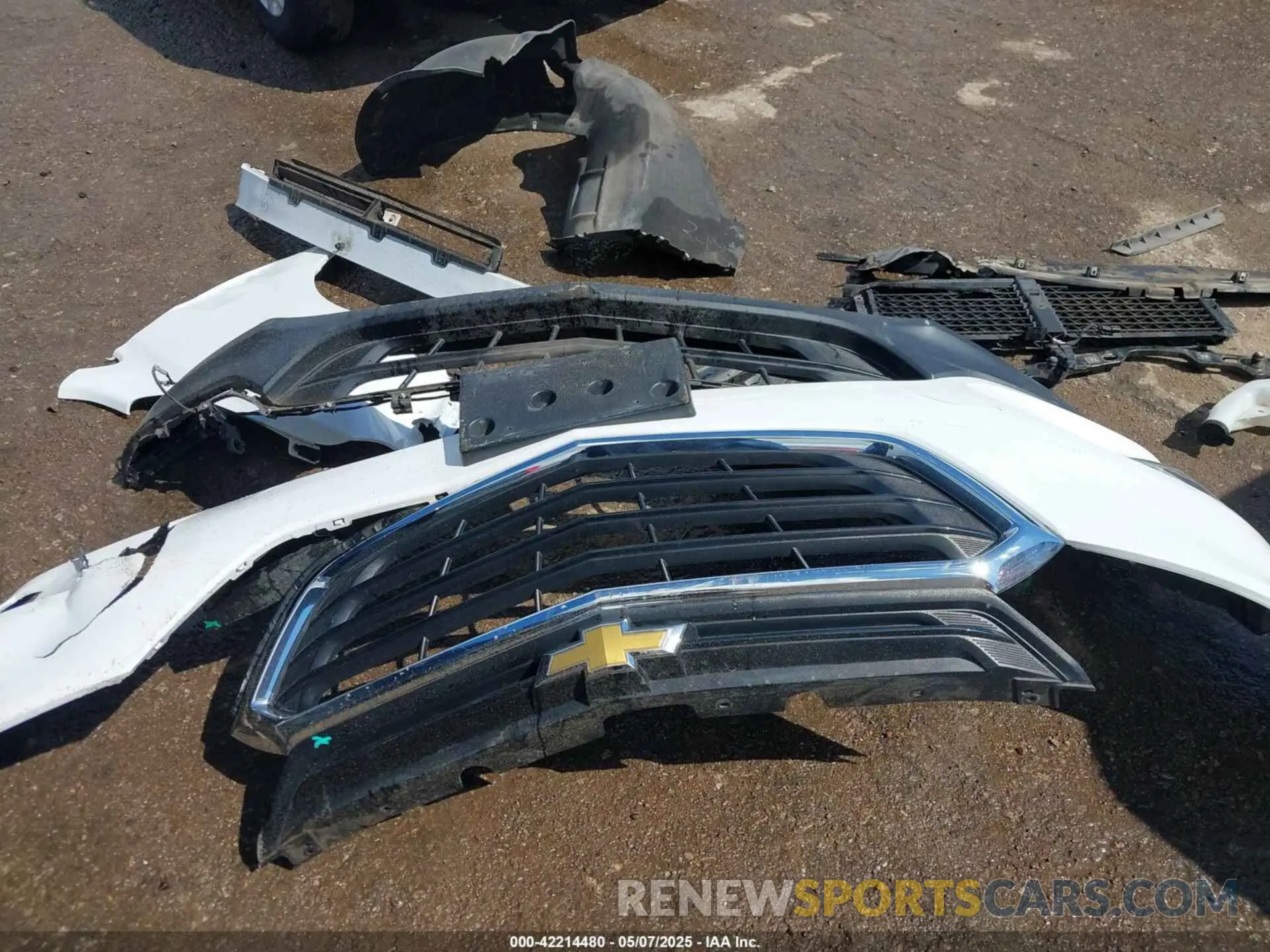 19 Photograph of a damaged car 3GNAXFEV0LS654136 CHEVROLET EQUINOX 2020