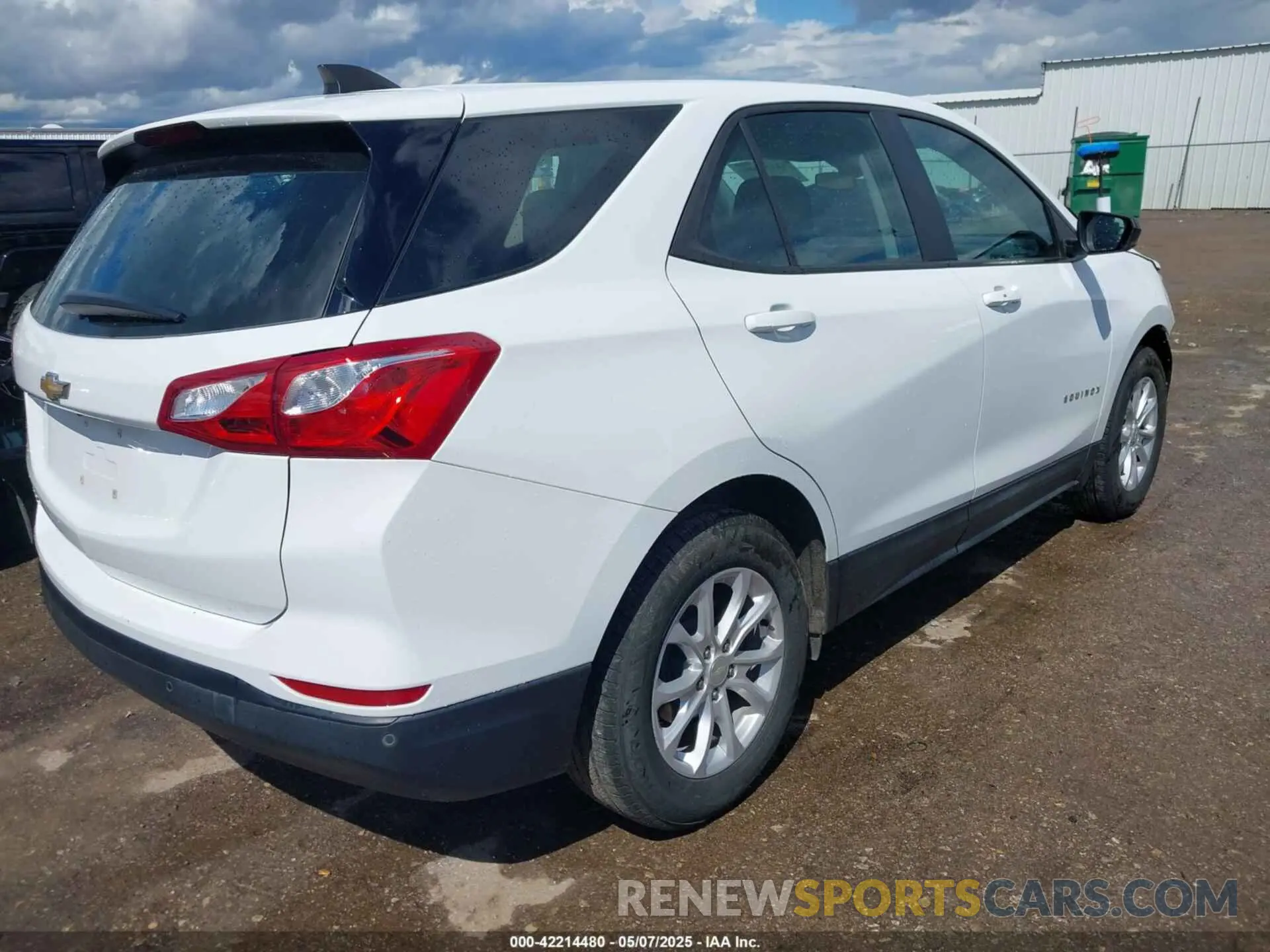 4 Photograph of a damaged car 3GNAXFEV0LS654136 CHEVROLET EQUINOX 2020