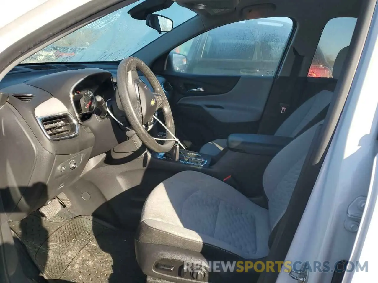 7 Photograph of a damaged car 3GNAXFEV3LS585393 CHEVROLET EQUINOX 2020