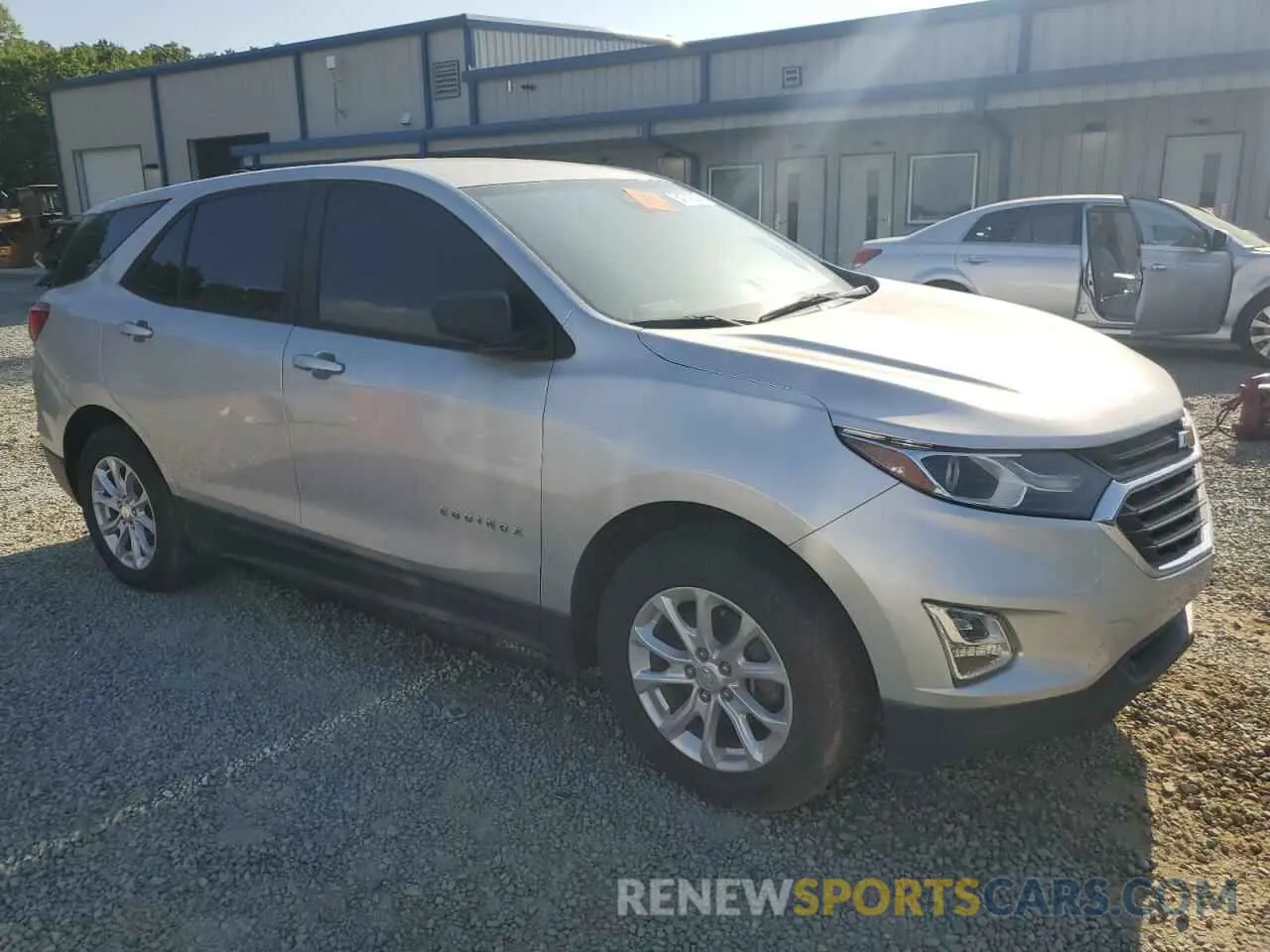 4 Photograph of a damaged car 3GNAXHEV0LS553125 CHEVROLET EQUINOX 2020