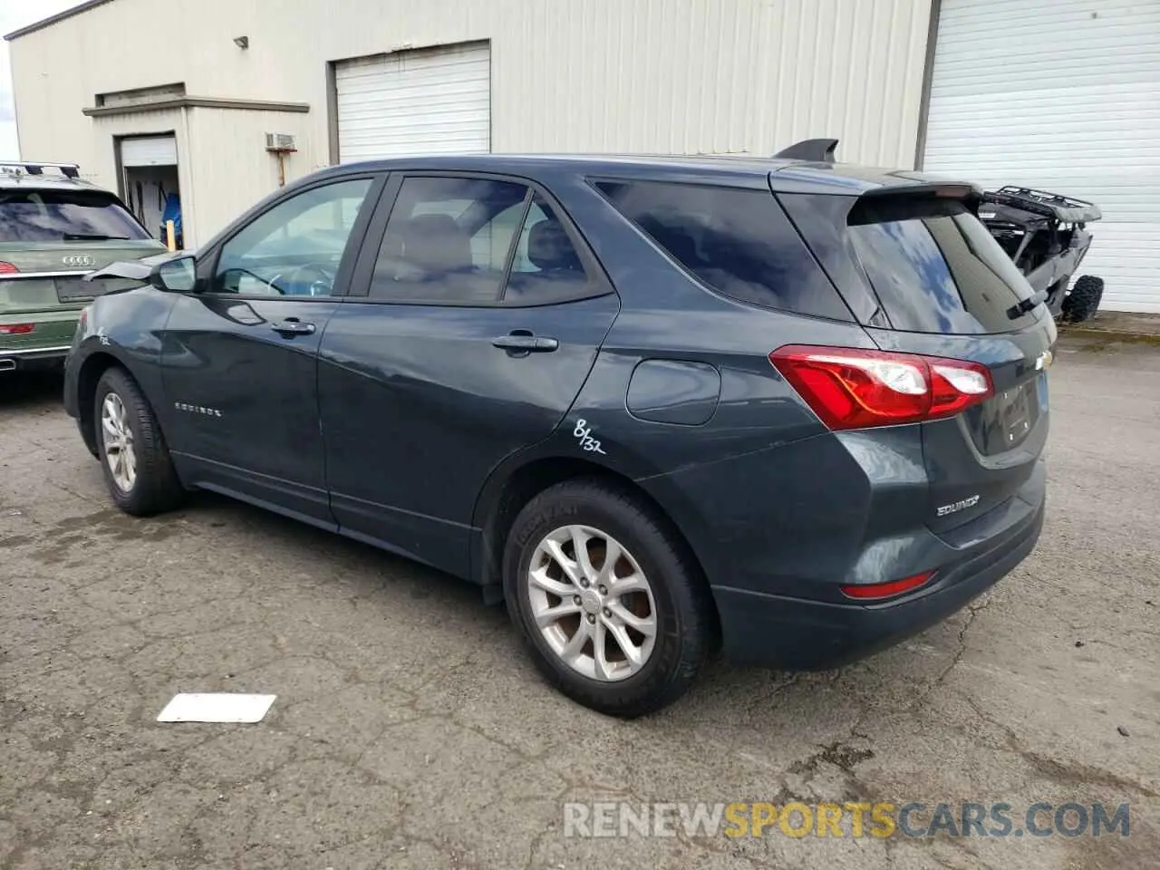 2 Photograph of a damaged car 3GNAXHEV0LS560673 CHEVROLET EQUINOX 2020