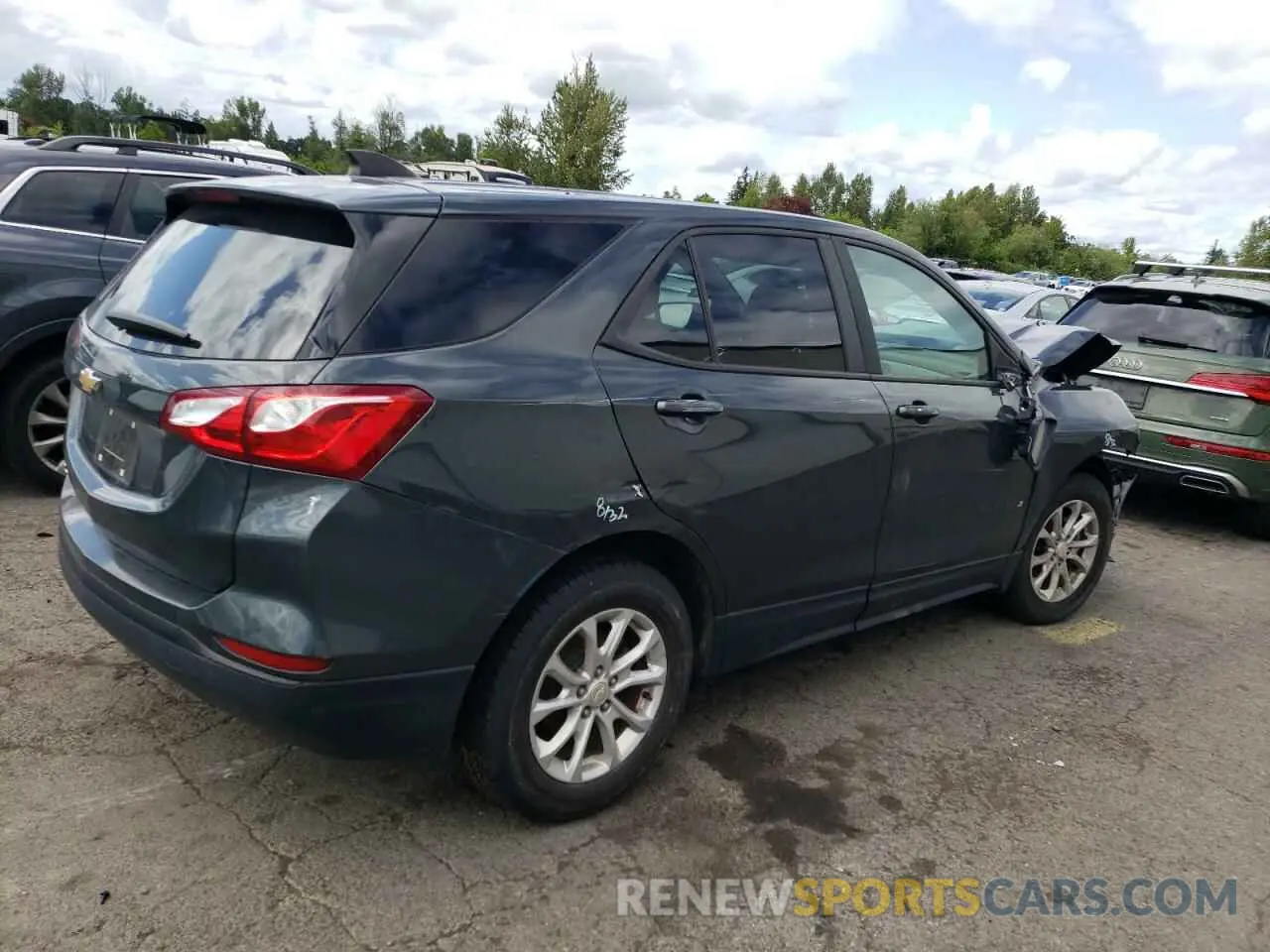 3 Photograph of a damaged car 3GNAXHEV0LS560673 CHEVROLET EQUINOX 2020