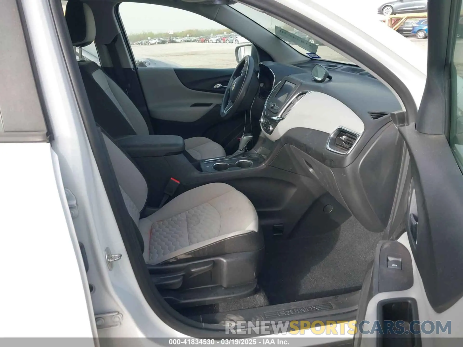 5 Photograph of a damaged car 3GNAXHEV0LS591907 CHEVROLET EQUINOX 2020