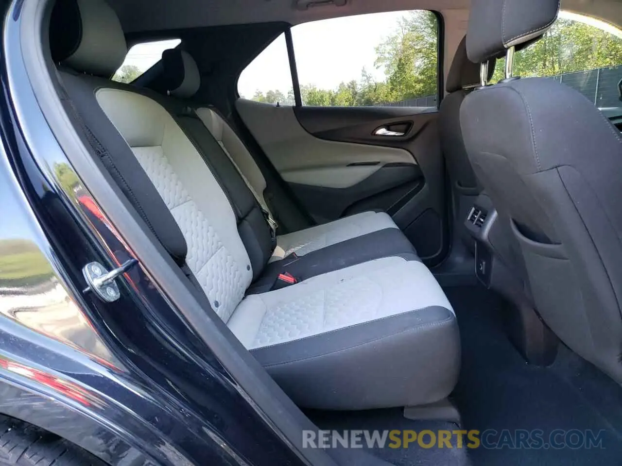 11 Photograph of a damaged car 3GNAXHEV0LS666170 CHEVROLET EQUINOX 2020