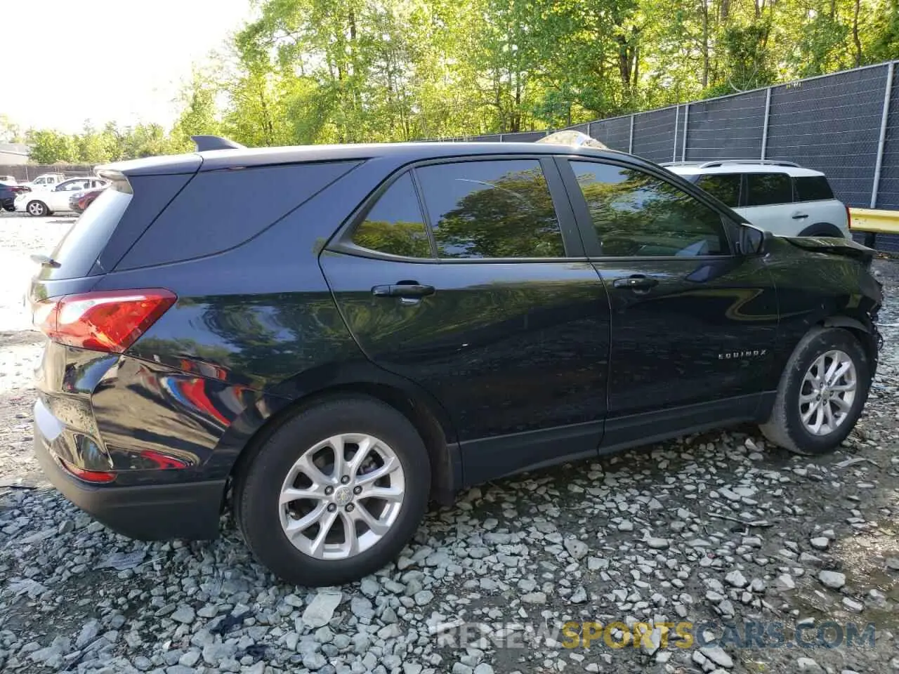 3 Photograph of a damaged car 3GNAXHEV0LS666170 CHEVROLET EQUINOX 2020