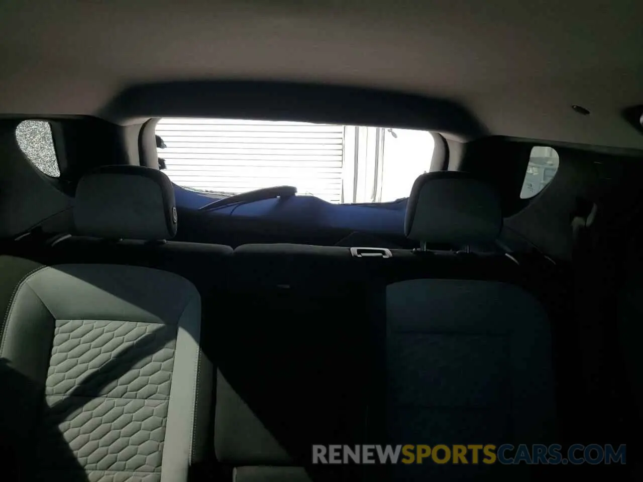 10 Photograph of a damaged car 3GNAXHEV0LS702746 CHEVROLET EQUINOX 2020
