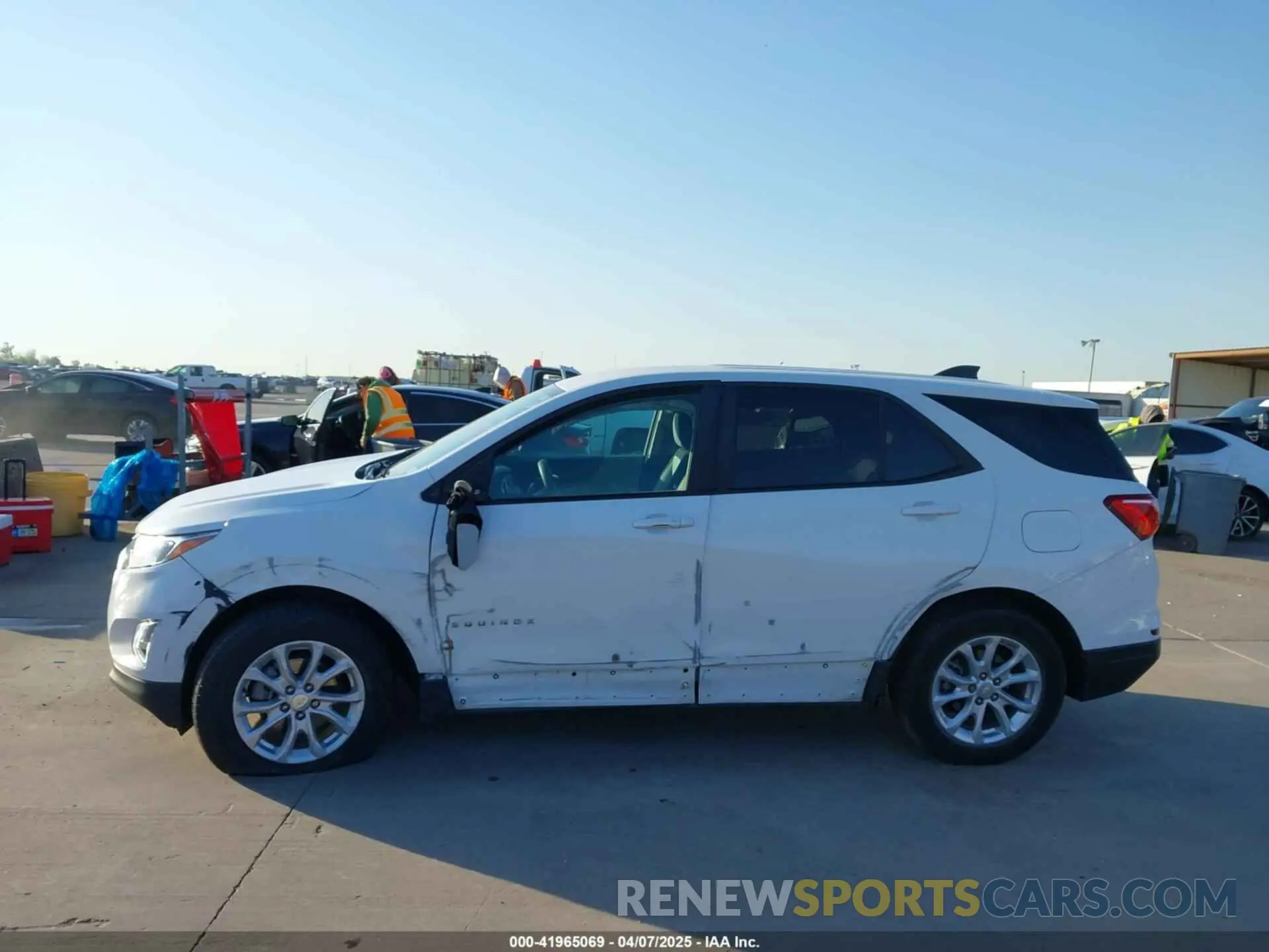14 Photograph of a damaged car 3GNAXHEV0LS703895 CHEVROLET EQUINOX 2020