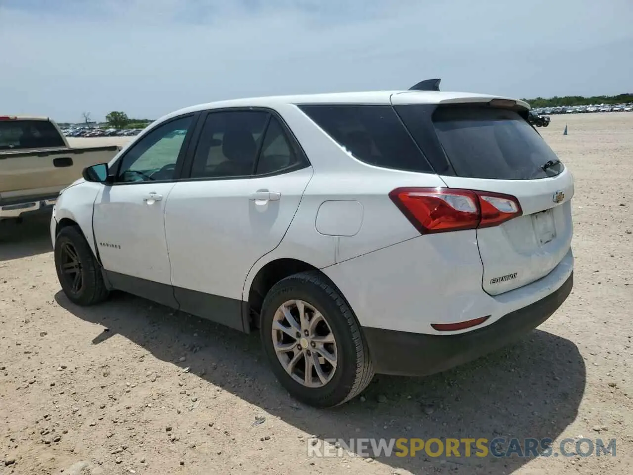 2 Photograph of a damaged car 3GNAXHEV0LS717411 CHEVROLET EQUINOX 2020