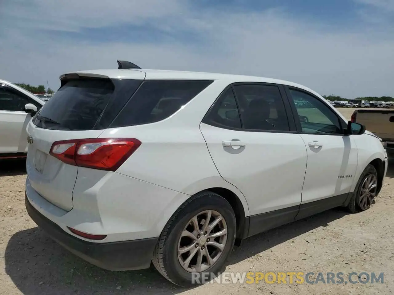 3 Photograph of a damaged car 3GNAXHEV0LS717411 CHEVROLET EQUINOX 2020