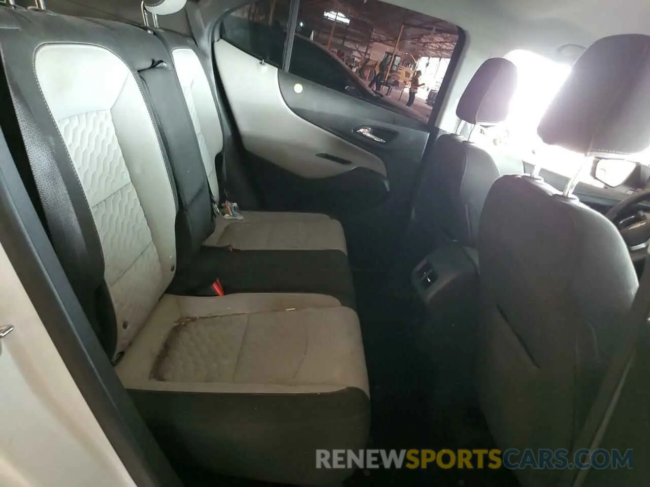 10 Photograph of a damaged car 3GNAXHEV1LS506122 CHEVROLET EQUINOX 2020